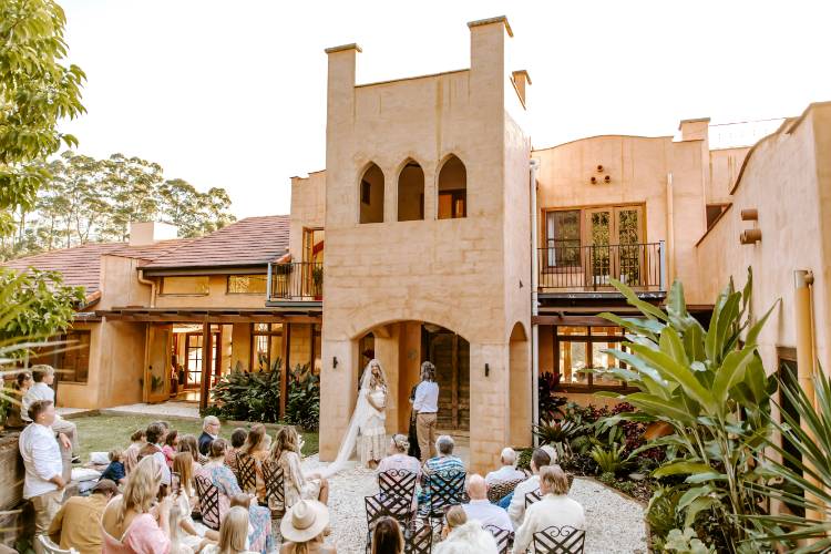 Garden wedding at Nutting Hill Castle