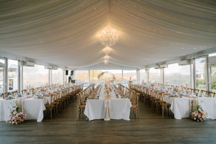 Hunter Valley wedding stylist who creates beautiful marquee receptions