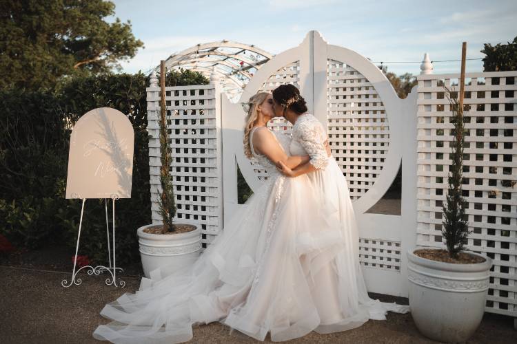 Lesbian wedding venue with beautiful gardens Figbird Cottage