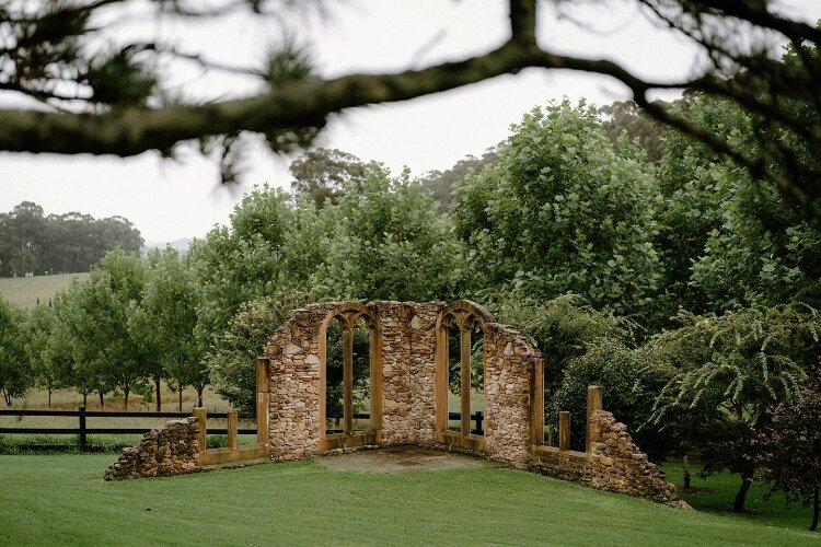 Unique wedding ceremony site with rustic ruins at Mali Brae Farm