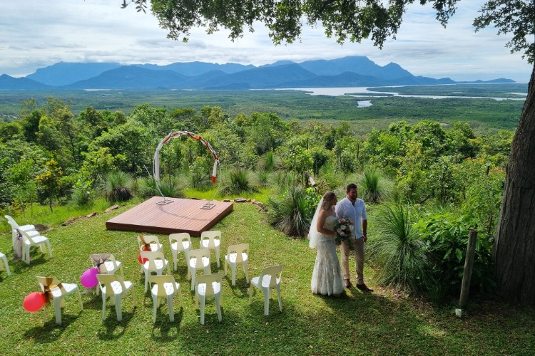 Micro wedding location near Cairns