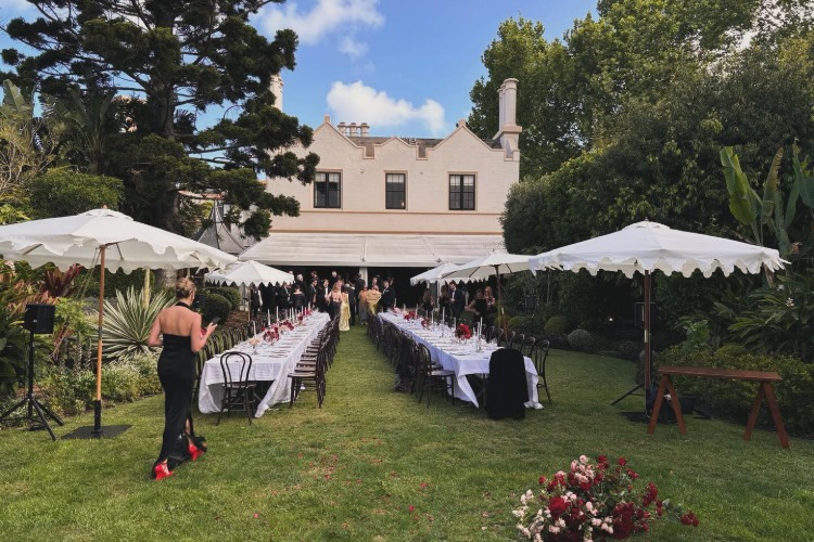 Outdoor wedding at Sydney Harbour venue Lindesay House