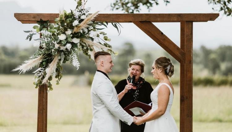 Hunter Valley Marriage Celebrant Helen Hising