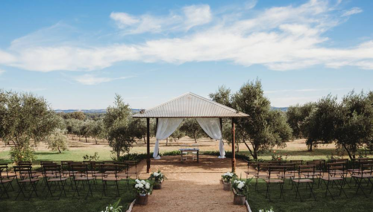 Ceremony wedding venue in the Riverina - Magpies Nest