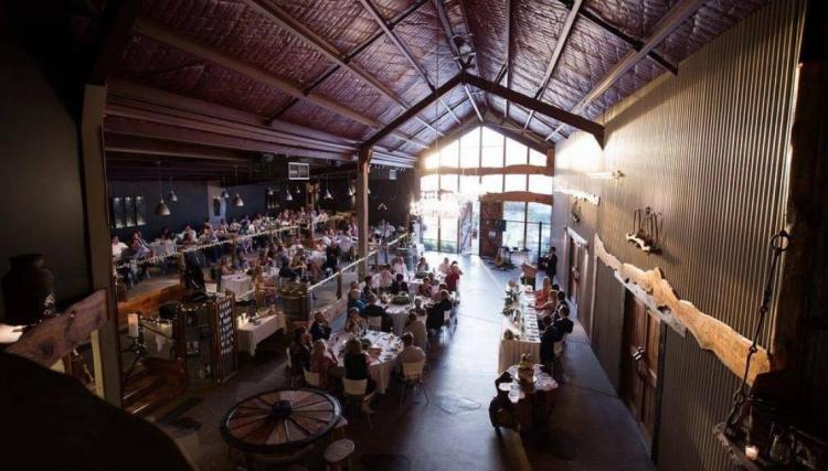 rustic wedding venue oaklands