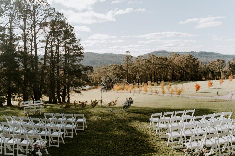 Bush wedding venue with views over the Blue Mountains National Park